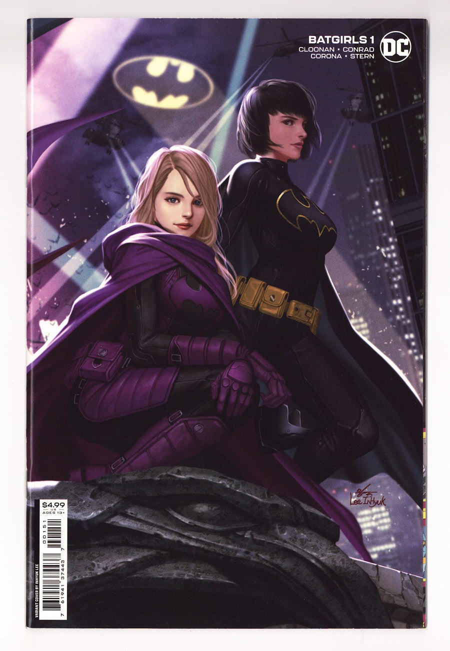 Batgirls 1 High Grade (2022) Lee Connecting Right Variant 