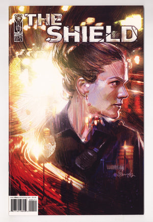 The Shield: Spotlight   4  Mid Grade   (2004)