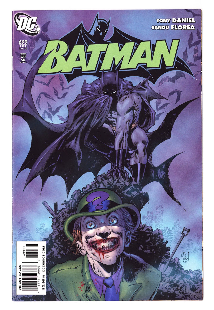 Batman Vol 1 699  Mid Grade   (2010)