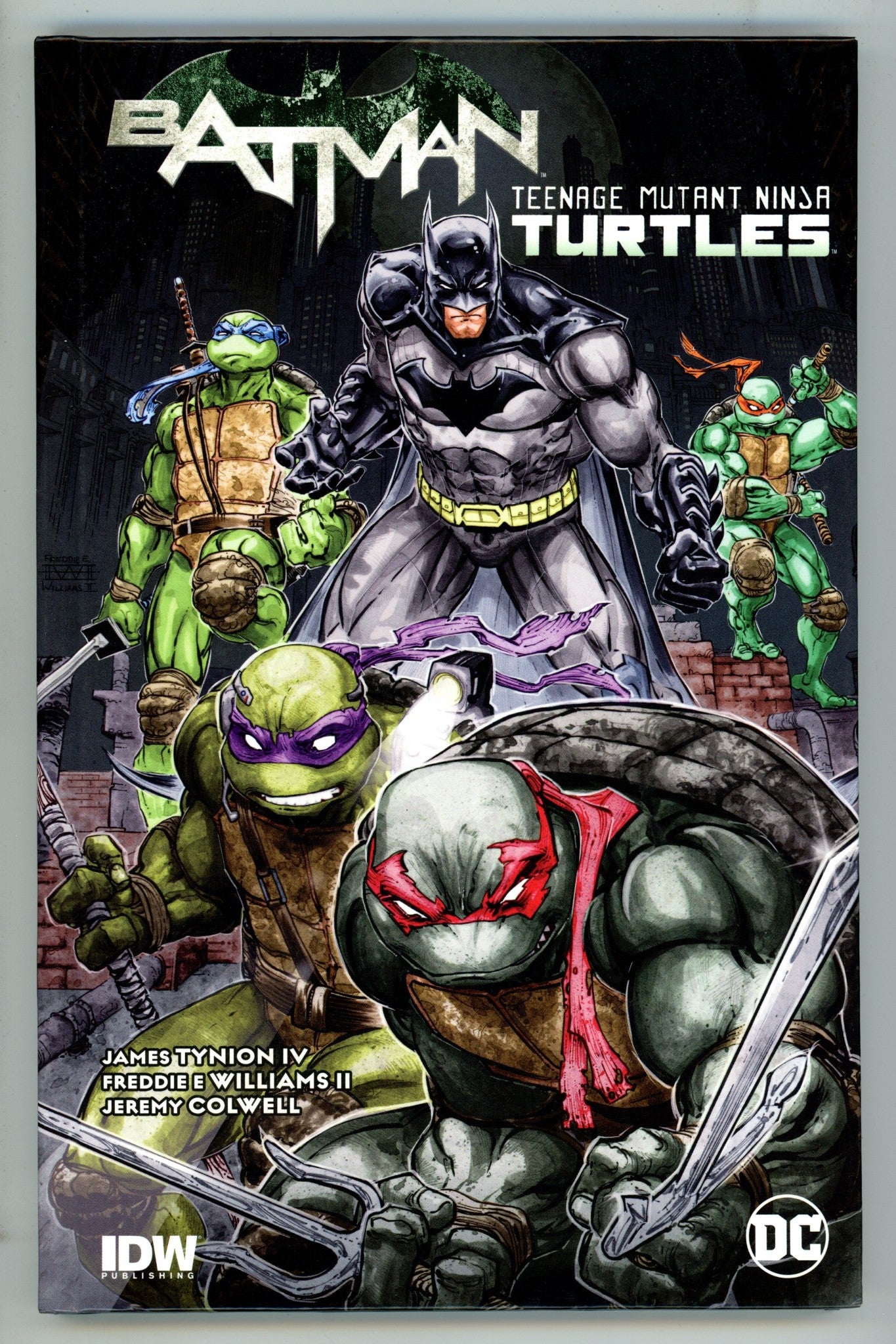 Batman / Teenage Mutant Ninja Turtles HC Mid Grade (2016) 