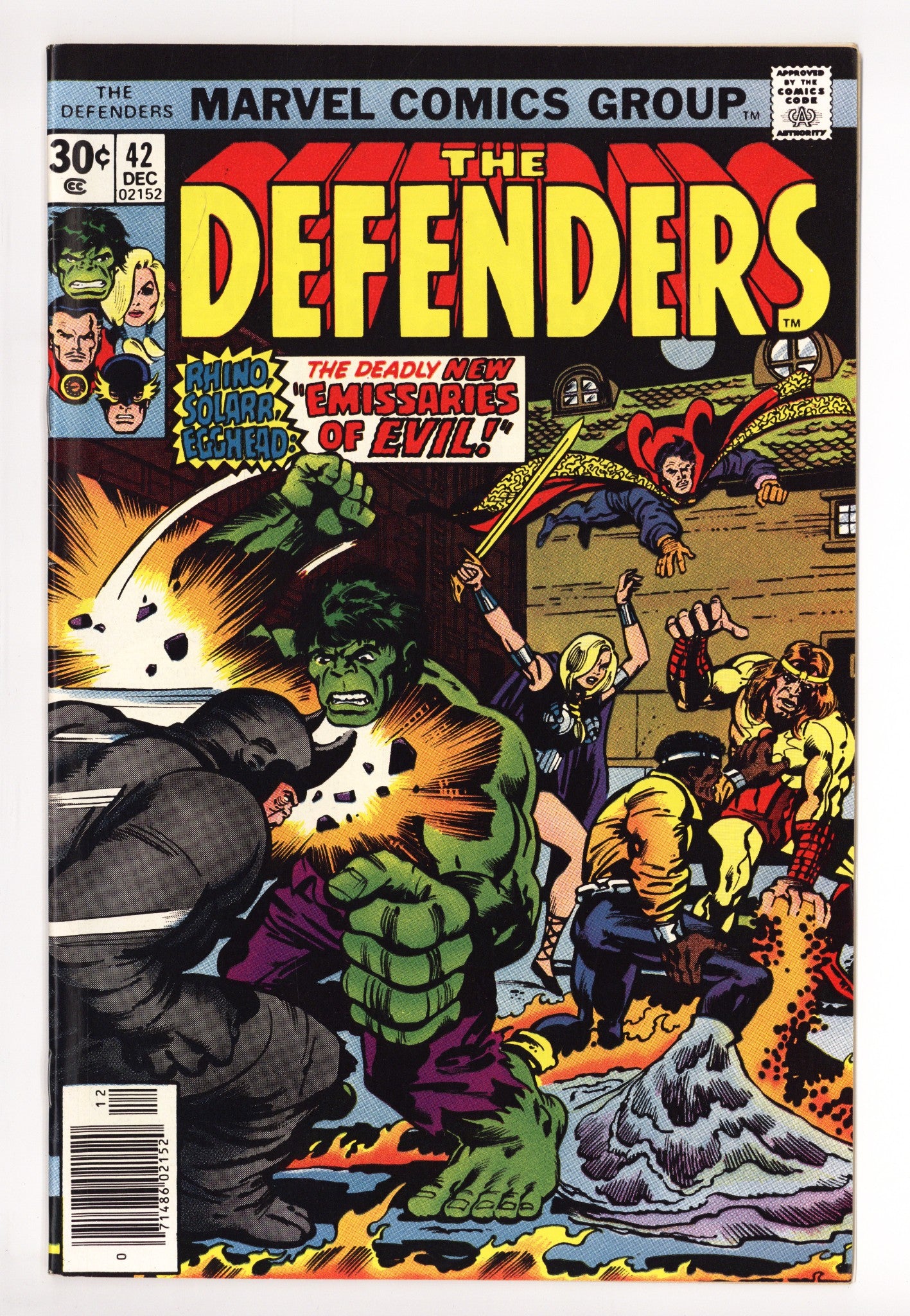 The Defenders Vol 1 42 Mid Grade (1976) 