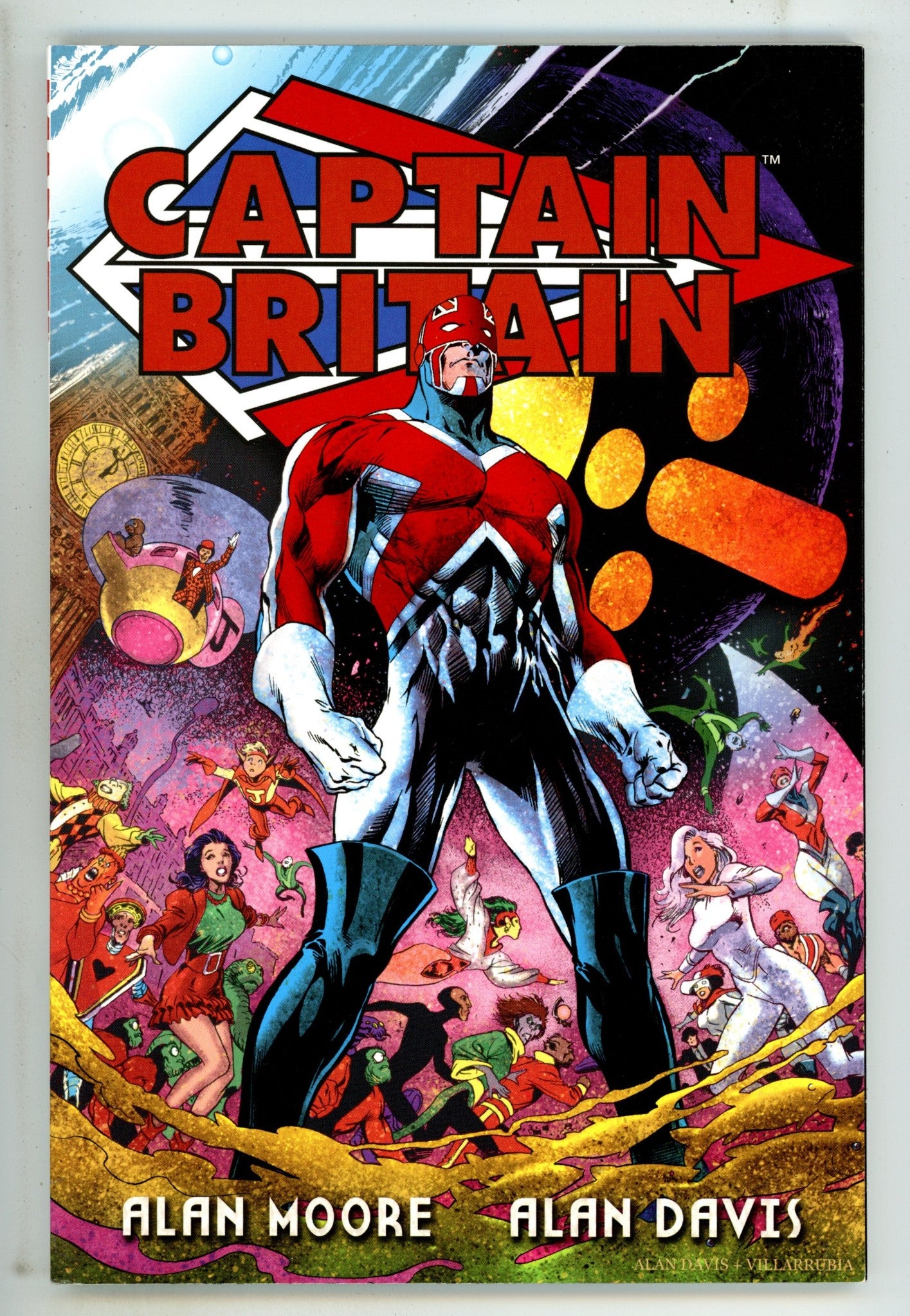 Captain Britain TPB Mid Grade (2002) 