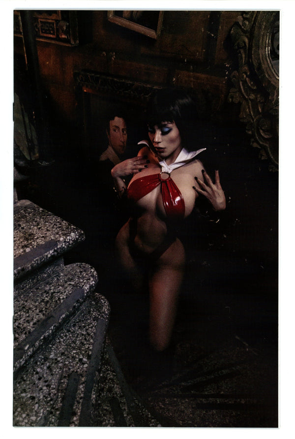 Vampirella Vol 6 23 NM- (9.2) (2021) Cosplay Virgin Incentive Variant