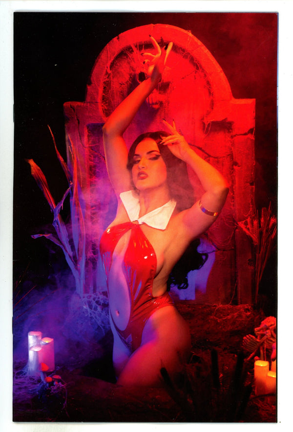 Vampirella Helliday 2024 Special 1 Photo Virgin Incentive Variant (2024)