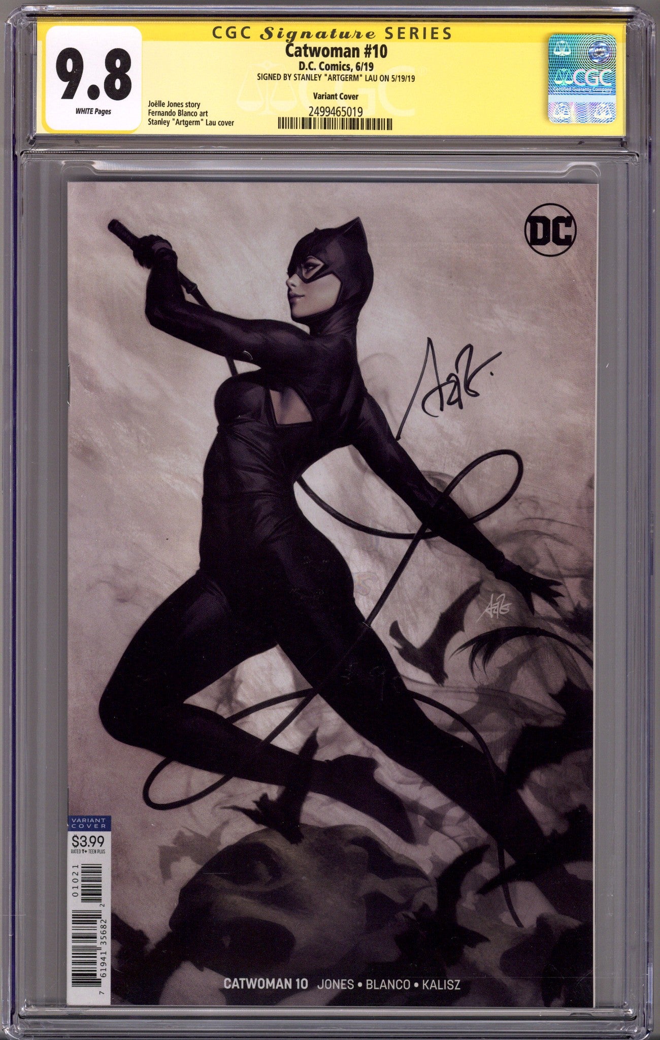 Catwoman Vol 5 10 CGC 9.8 (NM/M) (2019) Artgerm Variant Signed x1 Cover Artgerm 