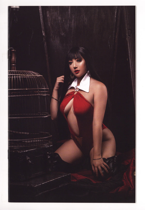 Vampirella: The Dark Powers 1 High Grade (2020) Cosplay Virgin Variant
