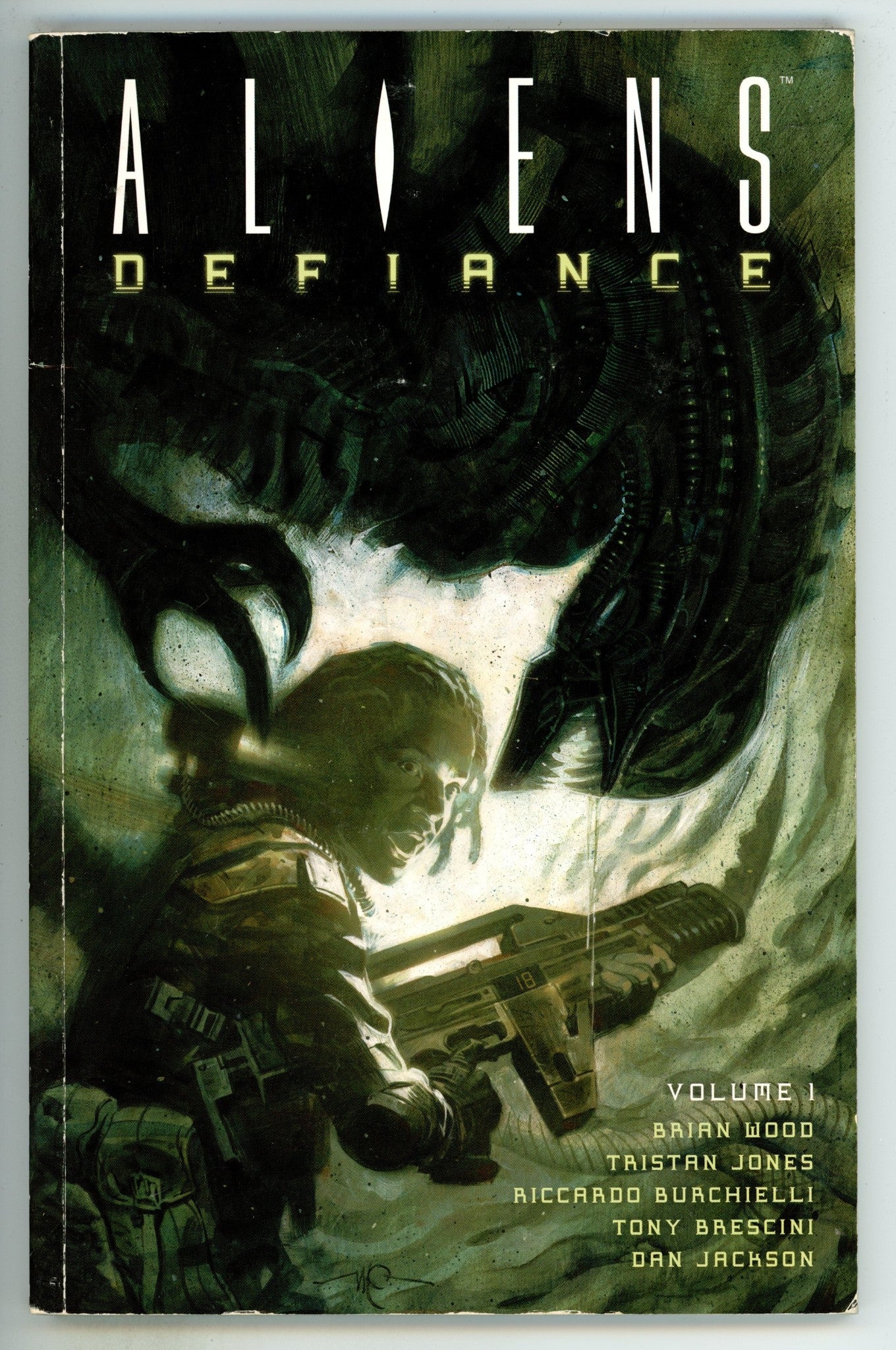 Aliens: Defiance TPB Vol 1   Low Grade   (2017)       
