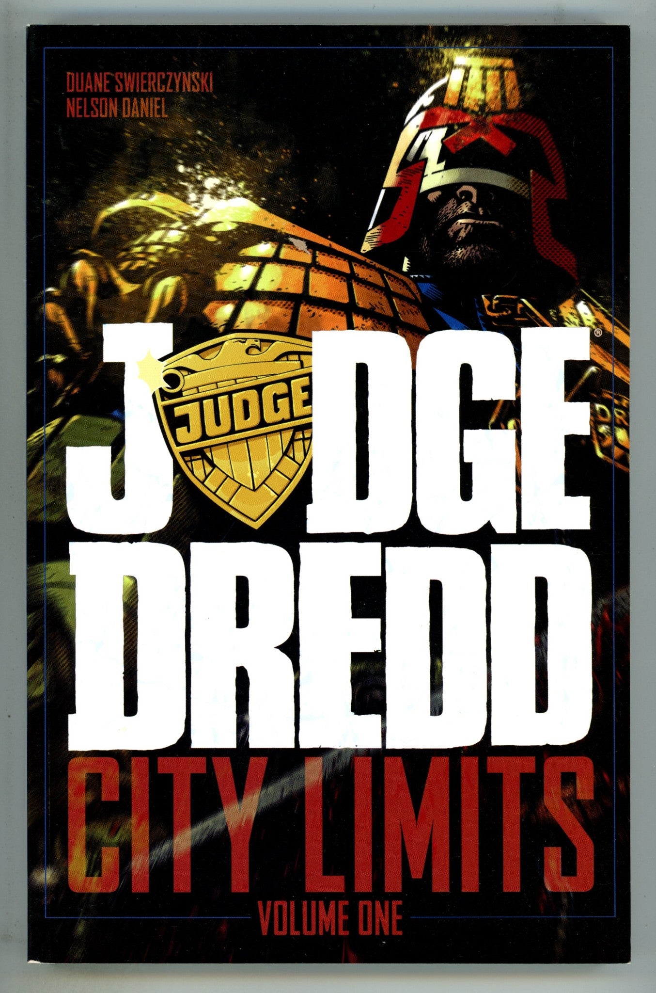 Judge Dredd: City Limits TPB Vol 1   High Grade   (2014)       