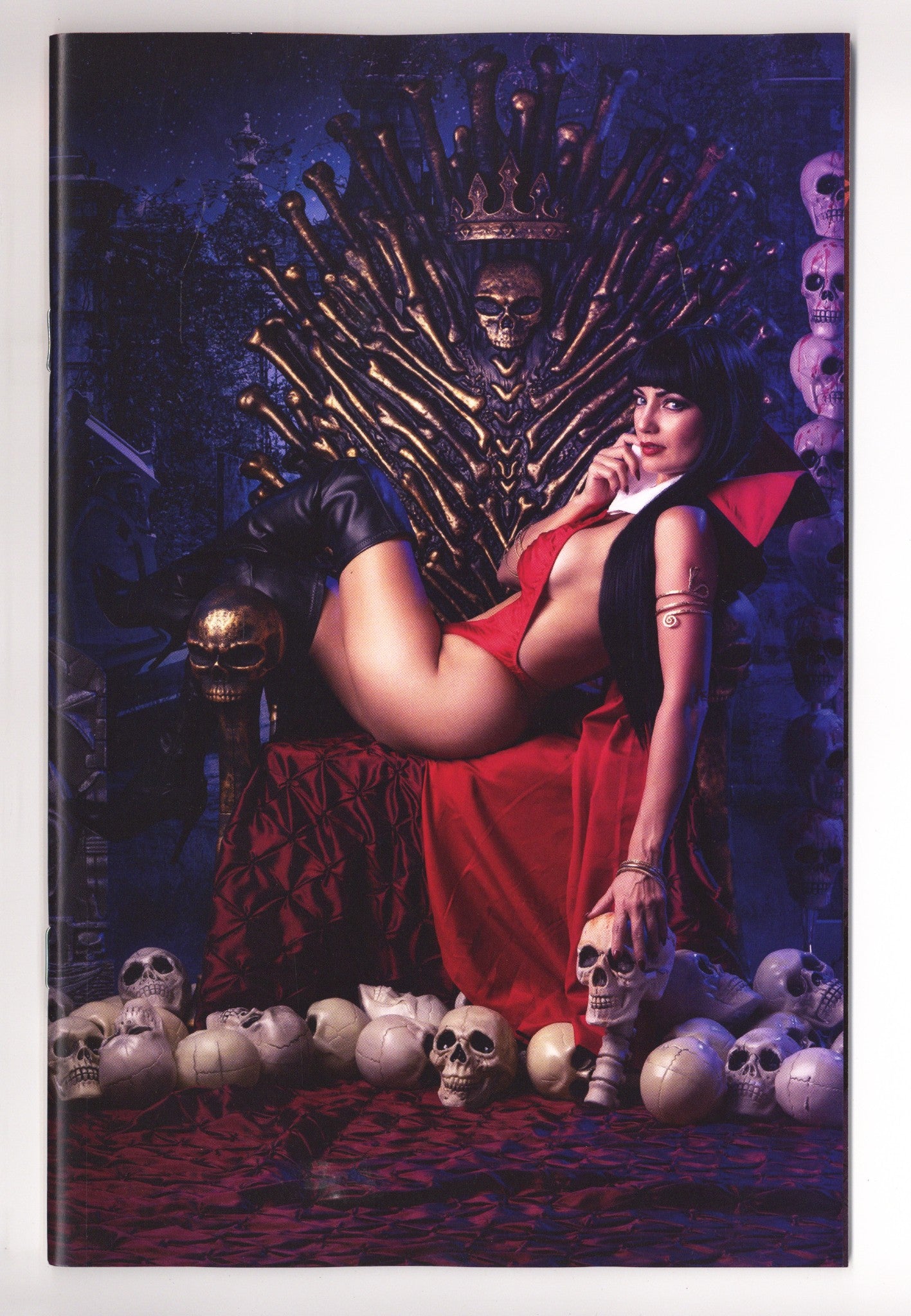 Giant Sized Savage Tales  1   Photo Vampirella Incentive   (2026)