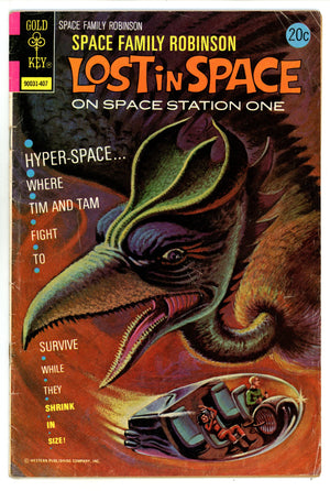 Space Family Robinson, Lost in Space on Space Station One 40 VG+ (4.5) (1974)