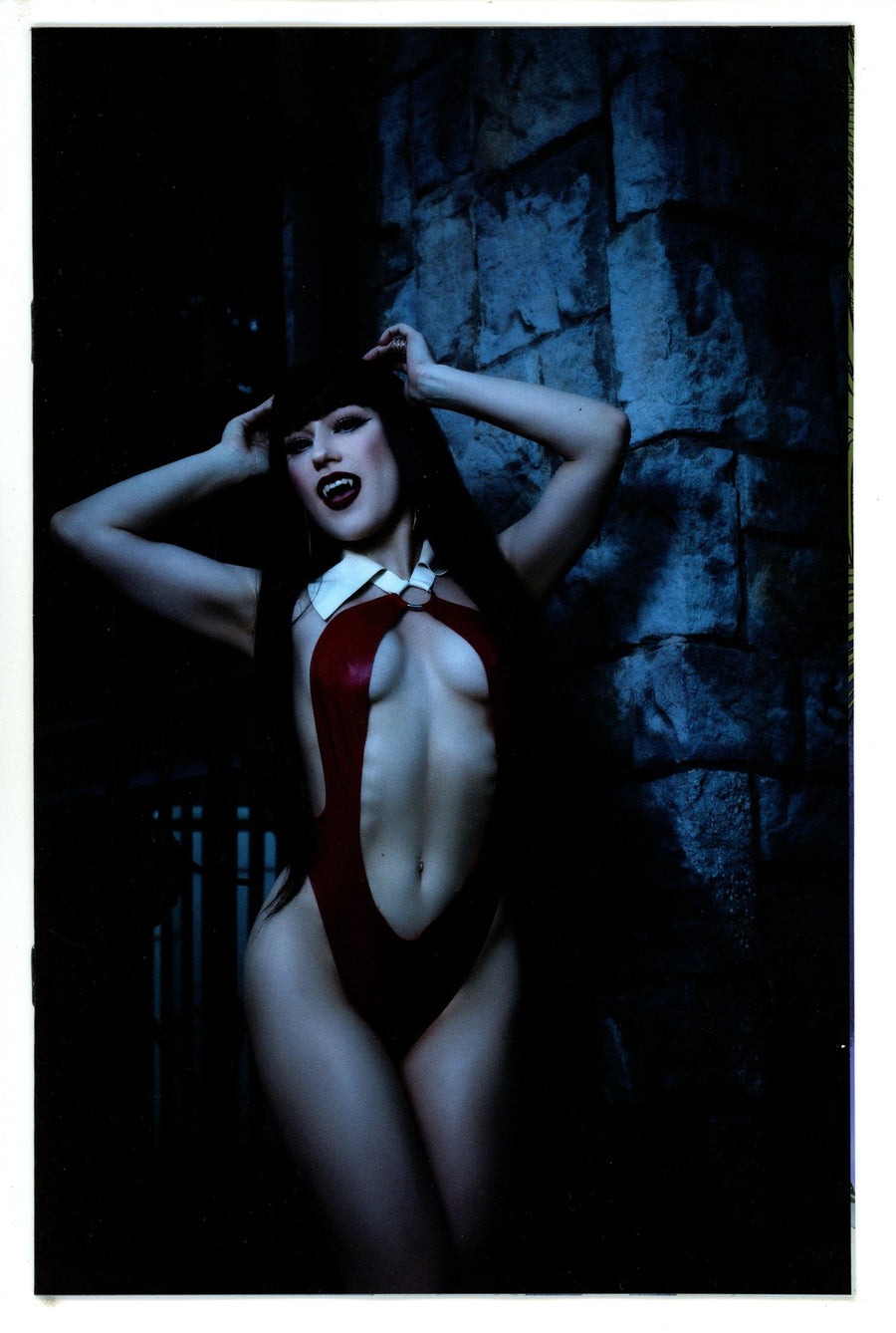 Vampirella Vs Superpowers 4 Cosplay Virgin Incentive Variant NM- (2023)