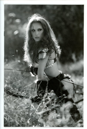 Red Sonja Black White Red 8 Cosplay Virgin Variant (2022)