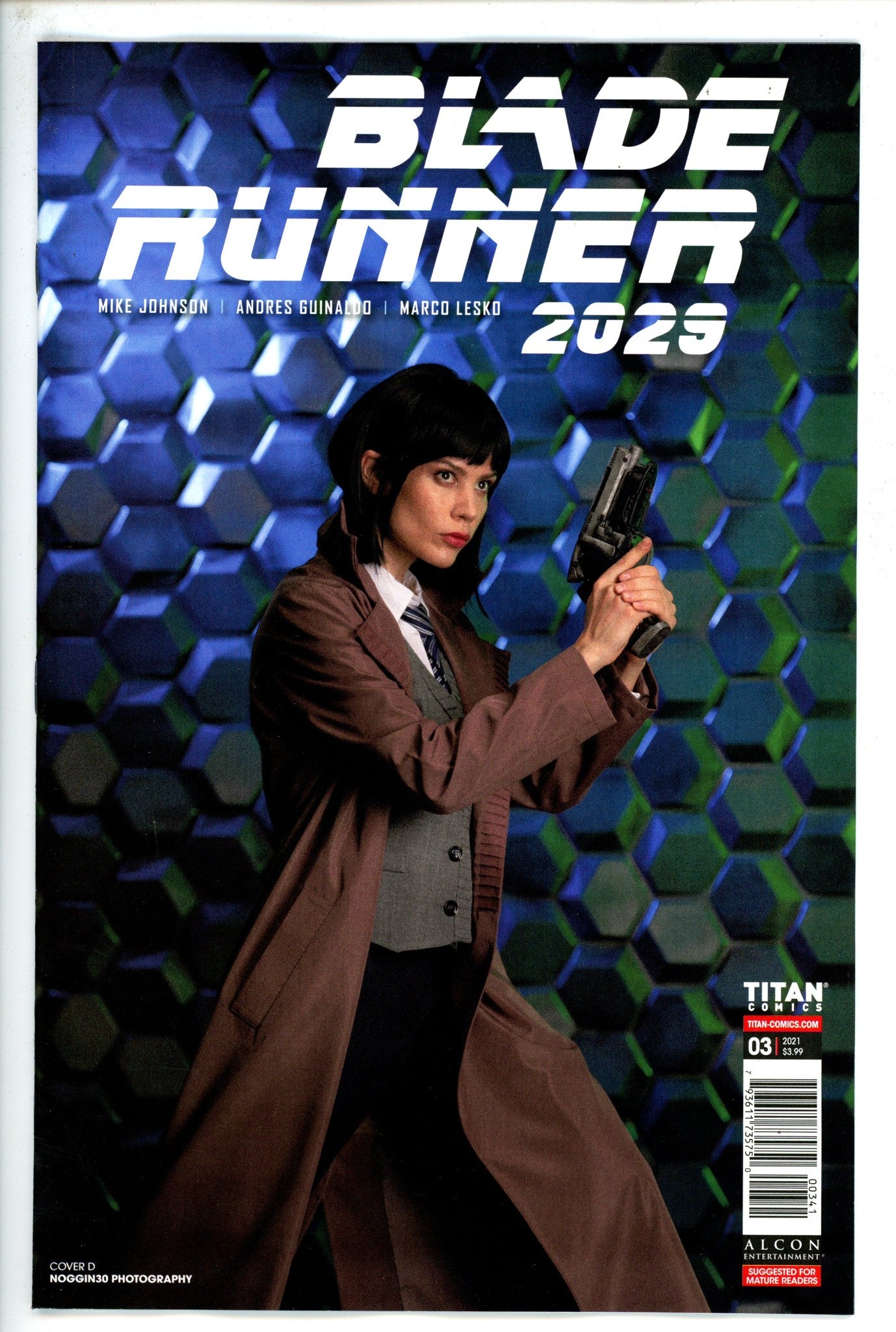 Blade Runner 2029 3 Cosplay Variant-Titan-CaptCan Comics Inc