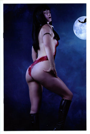 Vampirella / Dracula Unholy 4 Cosplay Variant