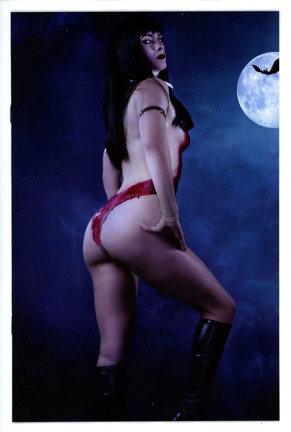 Vampirella / Dracula Unholy 4 Cosplay Variant