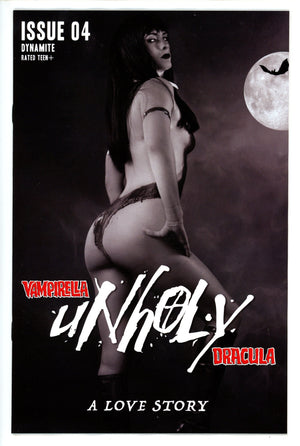 Vampirella / Dracula Unholy 4 Cosplay Variant (2022)