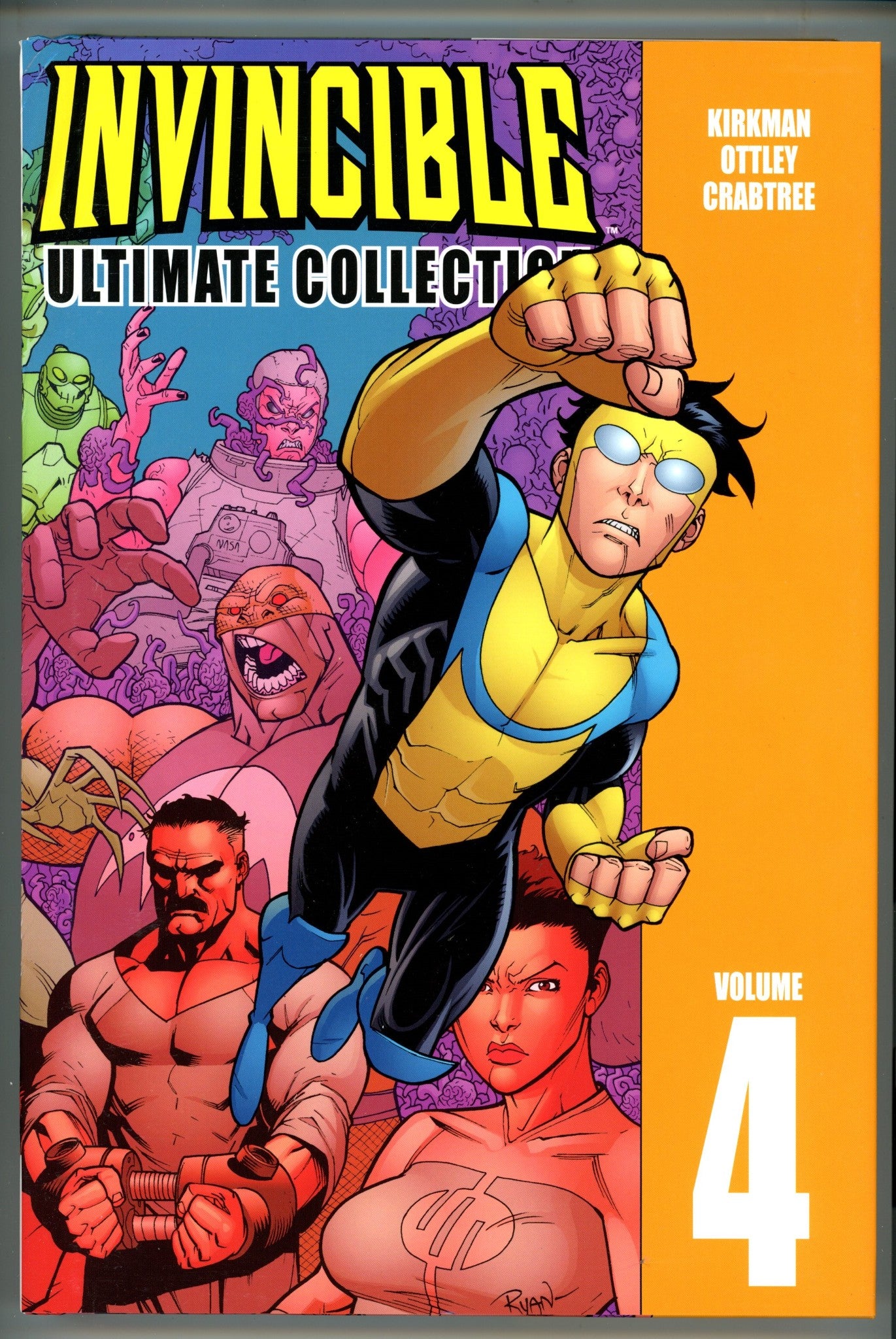 Invincible Ultimate Collection Vol 4 HC