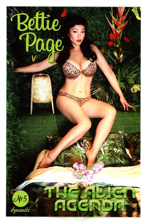 Bettie Page Alien Agenda 5 Cosplay Variant (2022)