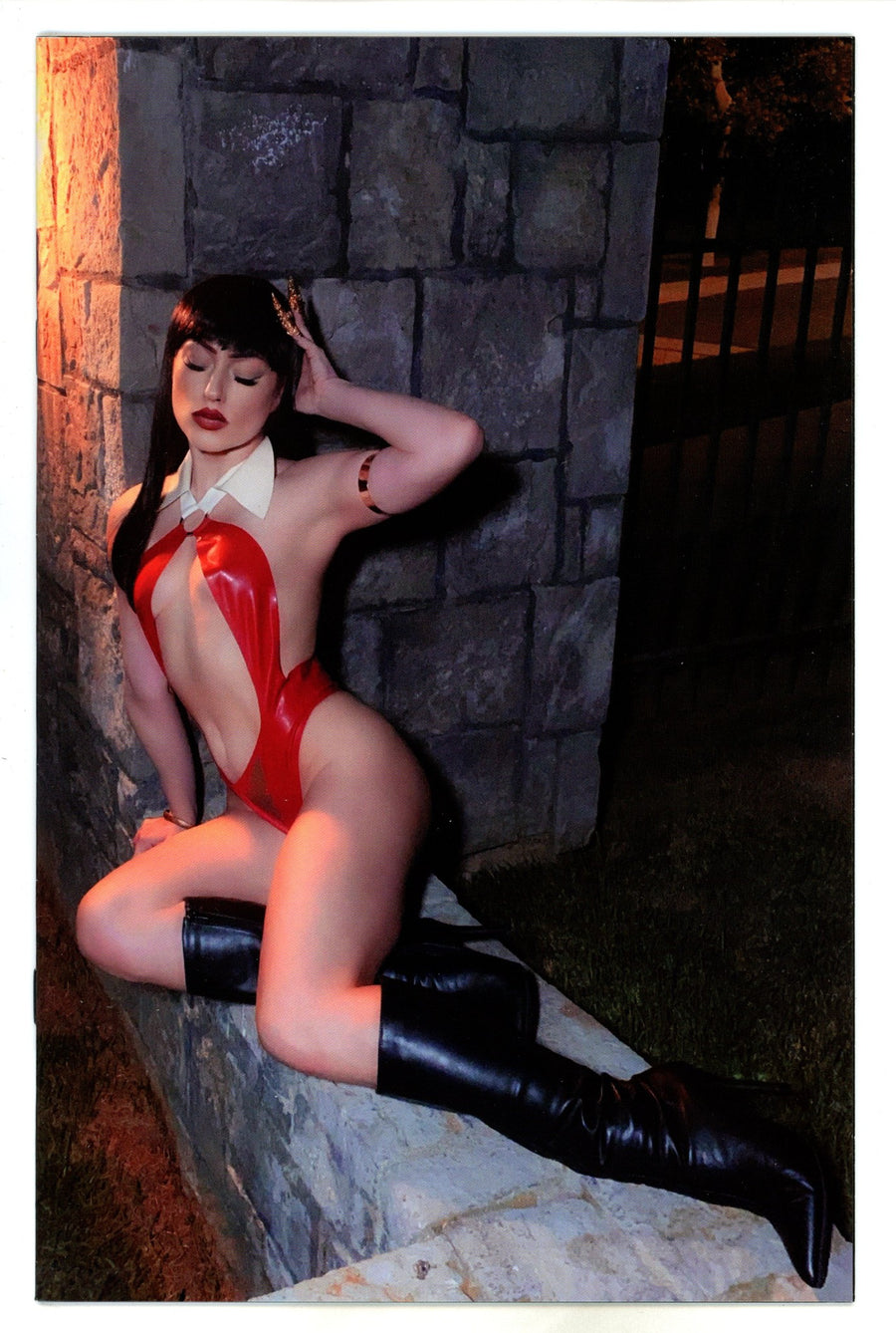 Vengeance Of Vampirella Vol 2 25 Cosplay Virgin Variant