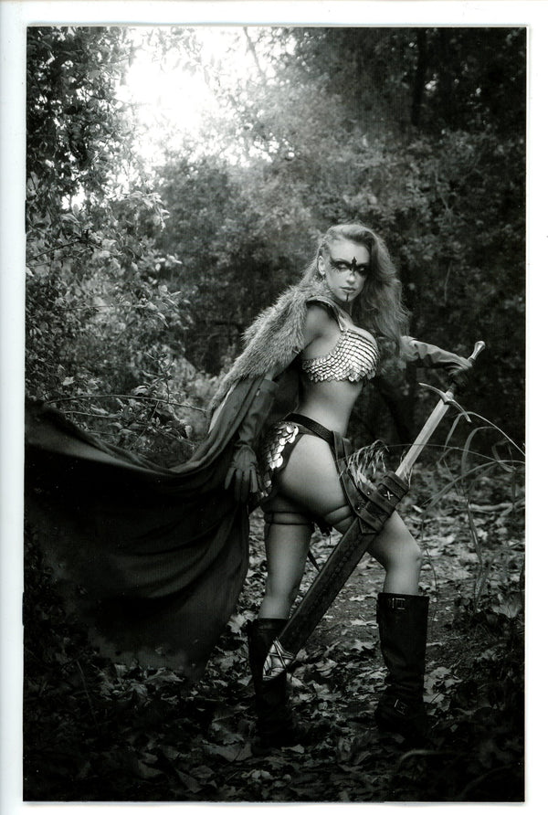 Red Sonja Black White Red 7 Cosplay Virgin Variant (2022)
