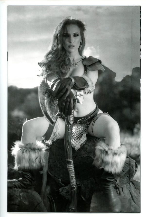 Red Sonja Black White Red 1 Cosplay Variant (2021)