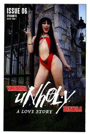 Vampirella / Dracula Unholy 6 Cosplay Variant (2022)