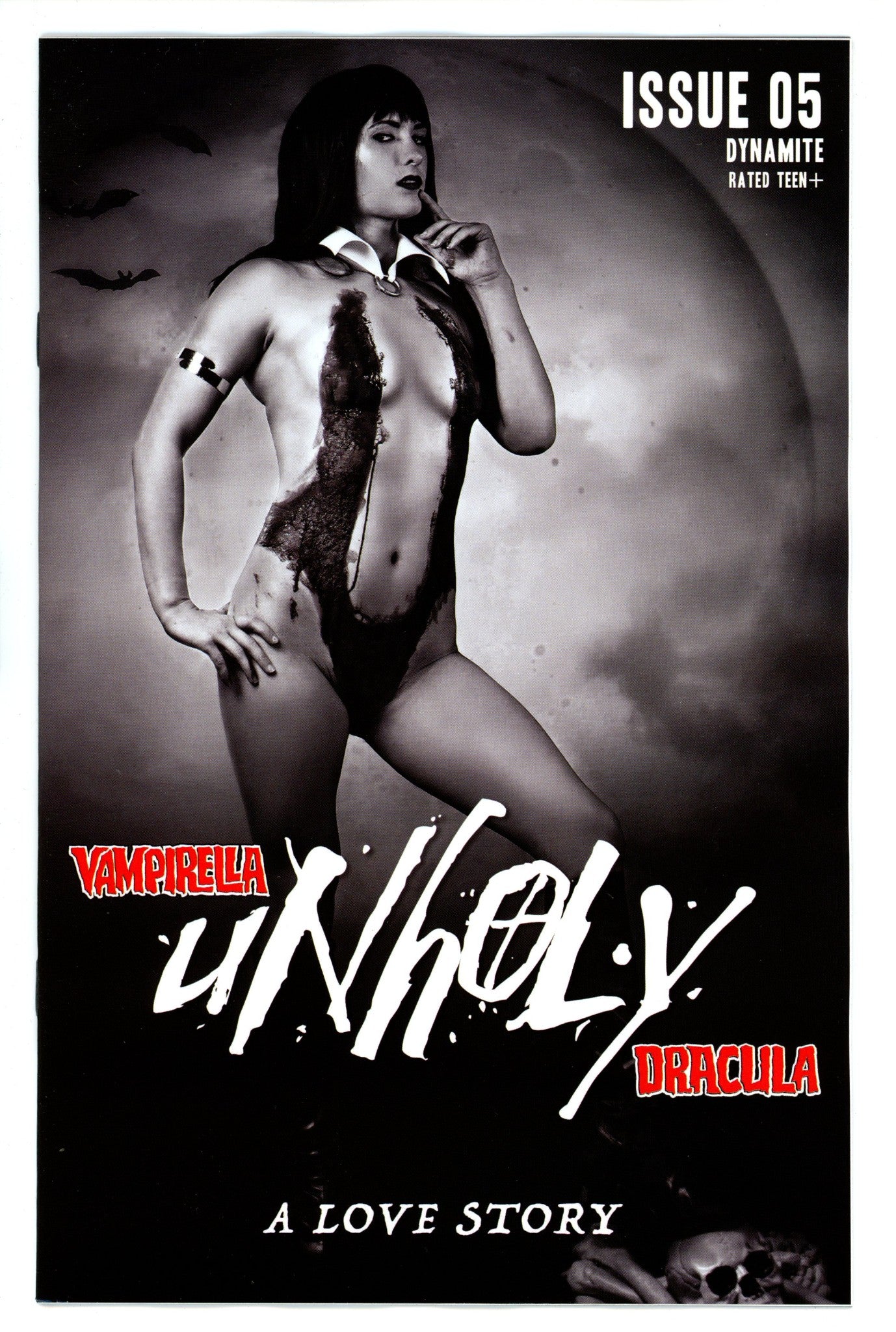 Vampirella / Dracula Unholy 5 Cosplay Variant
