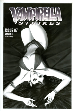 Vampirella Strikes 7 Yoon Variant